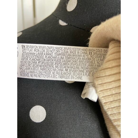 Forever 21 Womens Cardigan Sweater Size S V-Neck Drop Shoulder Beige Long Sleeve - Picture 10 of 10